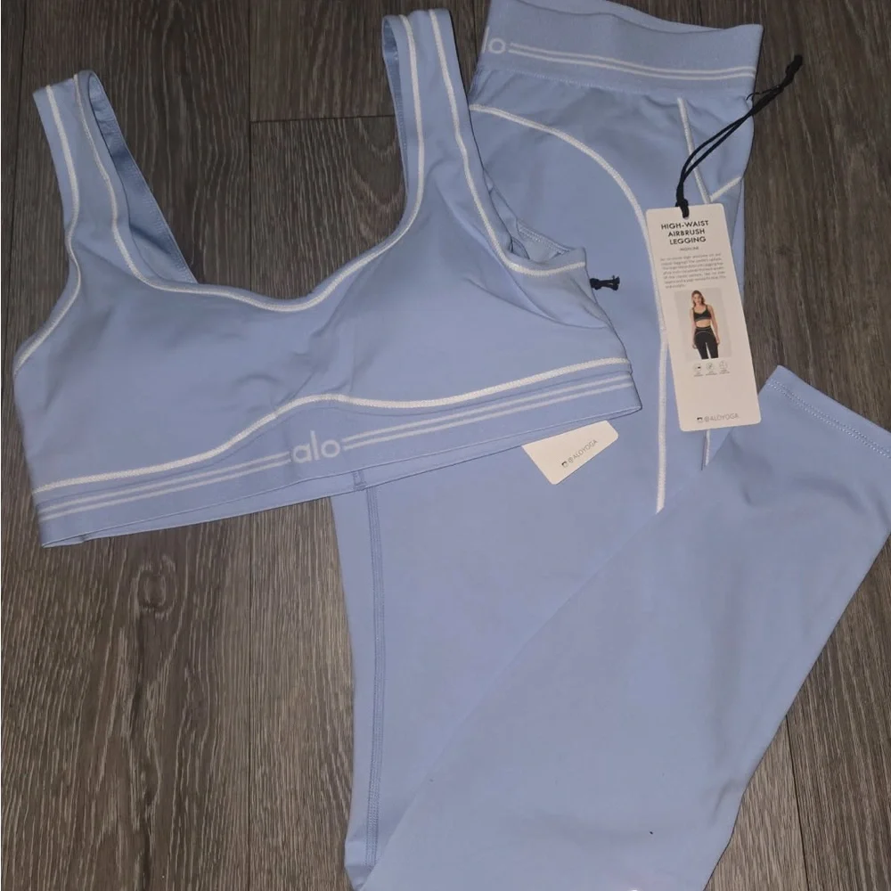 ALO Yoga Blue heartthrob Bra Modern Striped Detailing small medium legging set - Picture 3 of 5